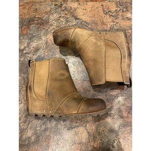 Sorel tan wedge shoes, size 9